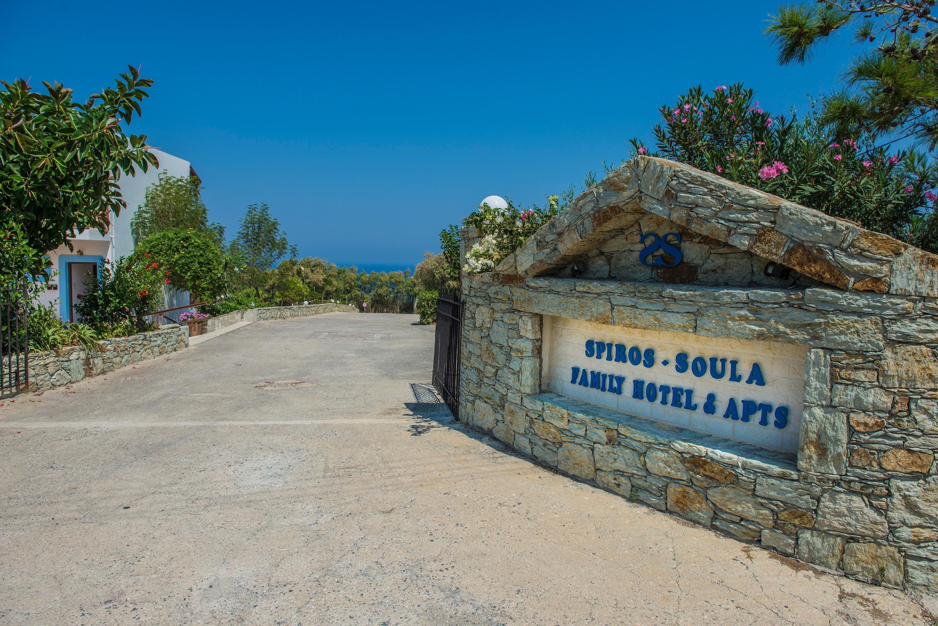 Spiros-Soula Family Hotel & Apartments Agia Pelagia  Exterior photo